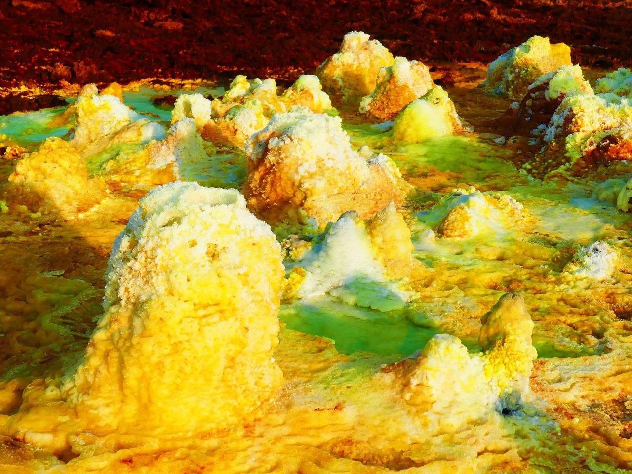 Vibrant colors of Dallol's hydrothermal springs